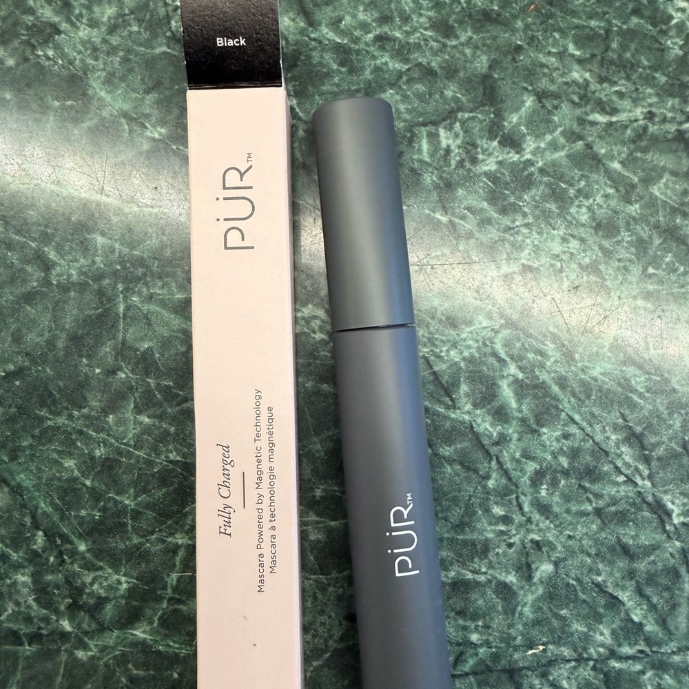 PÜR Fully Charged Mascara Tube in Black and Gray